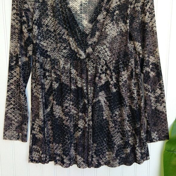 Torrid Snakeskin Print Mesh Surplice Babydoll Top Size 00 10 Stretch V Neck - Picture 5 of 9